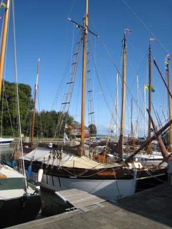 Klassiek schip uit 1893  in de jachthaven van W.S.V. Broekerhaven